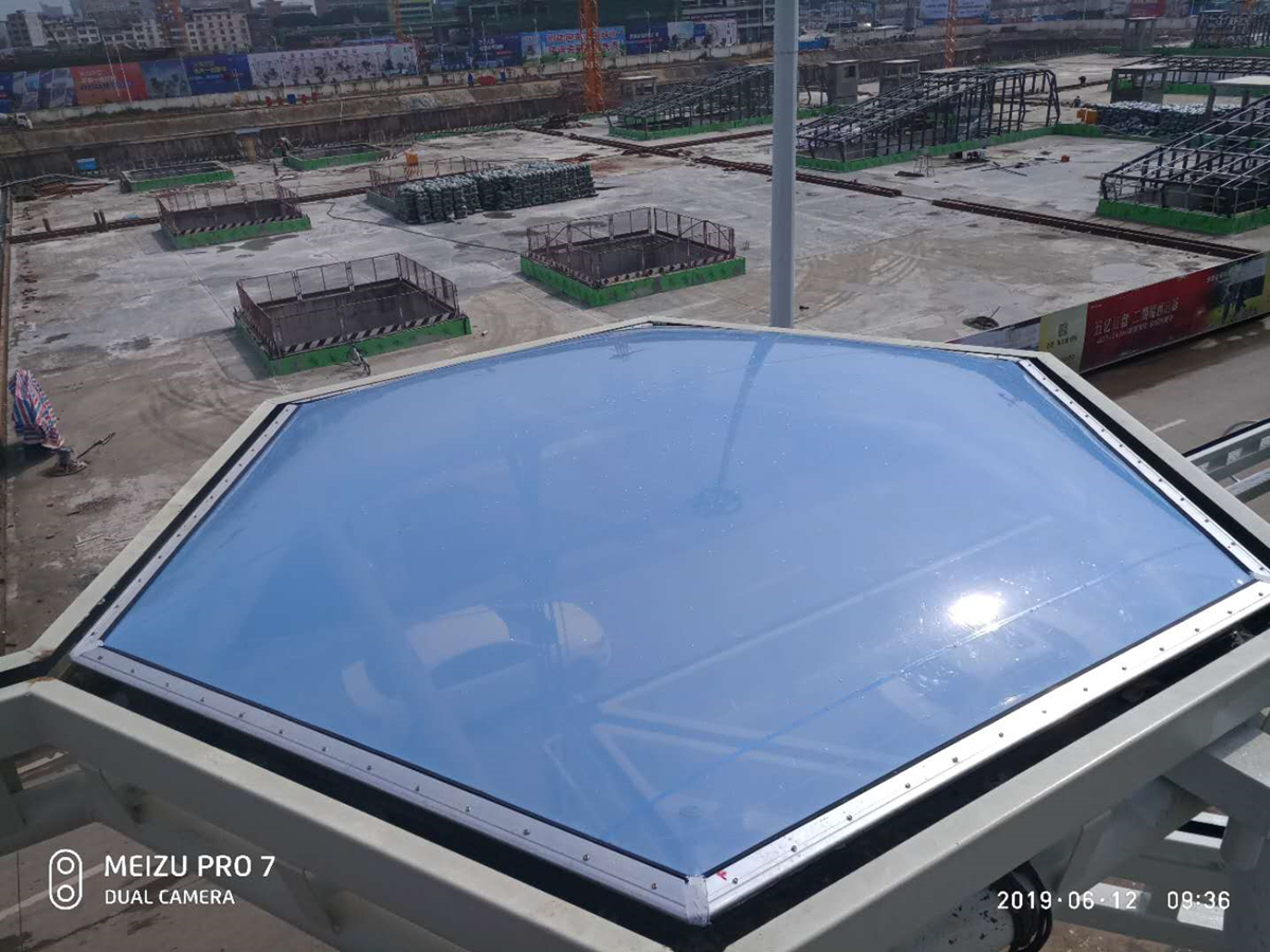 وسادة غشاء أفلام البوليمرات الفلورية الزرقاء ETFE للأسقف التجارية والاستاد