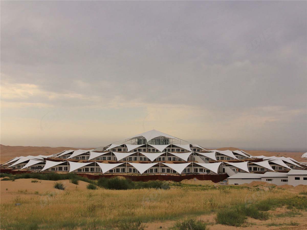 Eko Dostu Kumaş Membran Çadır Yapıları Çöl Kamp Beldesinde Zâviye