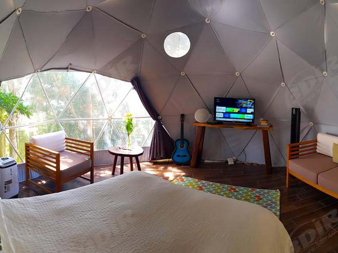 Монтеверде с уникальным опытом 6 палаток с геодезическими куполами