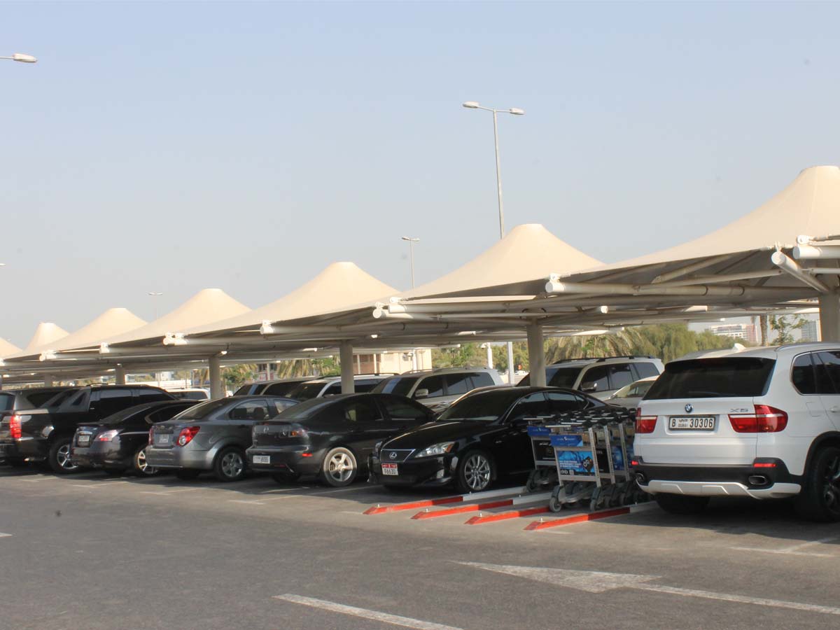 Cobertizos de Estacionamiento Tipo Paraguas para Automóviles