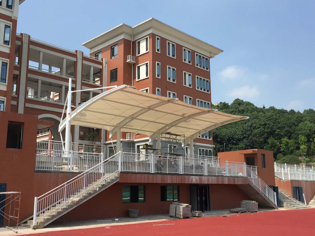 Seyirci Tribünleri ve Oditoryumu Için Çekme Yapısı - Xiamen Jimei İlköğretim Okulu